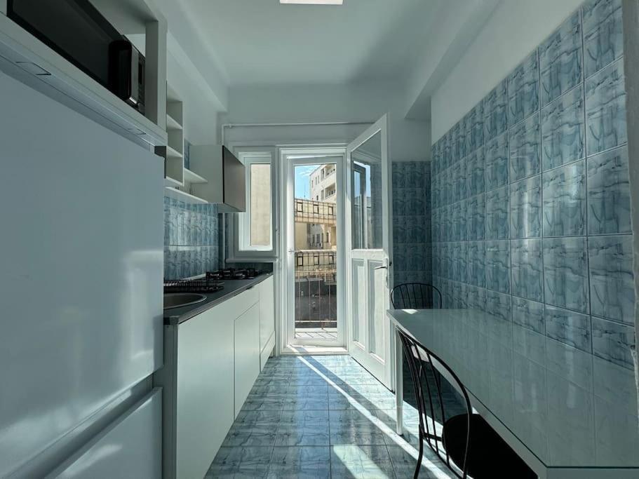 Airy & Beautiful Downtown Apartment Bucareste Exterior foto